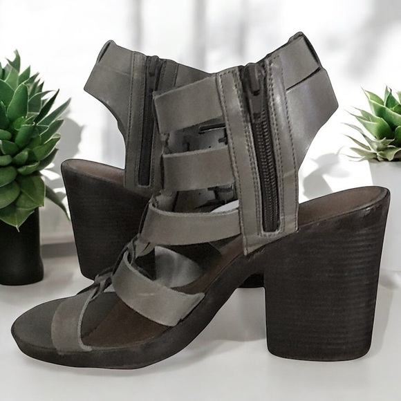 Rampage Gray Gladiator Style Sandals - Picture 11 of 16